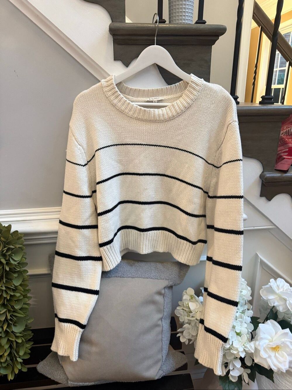 Z Supply Cream W/ Black Stripe Cropped Crew Neck Sweater sz XL